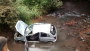 Carro com placas de So Jos do Cedro cai em rio e deixa quatro feridos