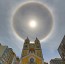 Um fenmeno chamado "Halo Solar", um crculo com vrias cores que se forma ao redor do sol, chamou a ateno de moradores de cidades em Santa Catarina, nesta segunda-feira